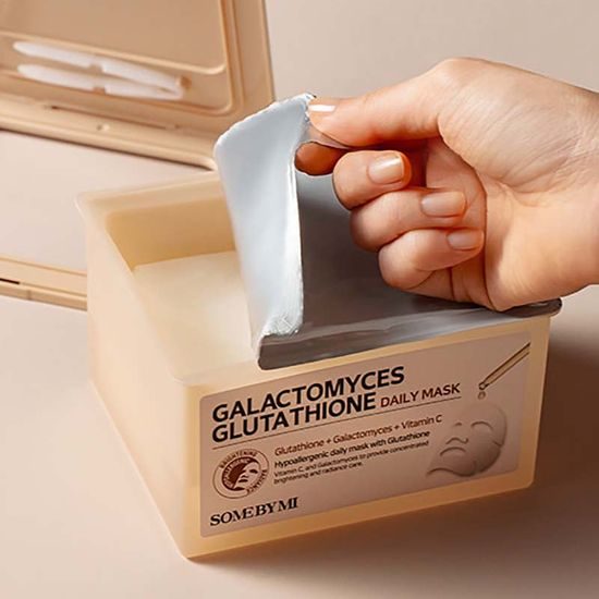 SOME BY MI Posvetlitvene in regenerativne plenične maske Galactomyces Glutatione Daily Mask (30 kosov)