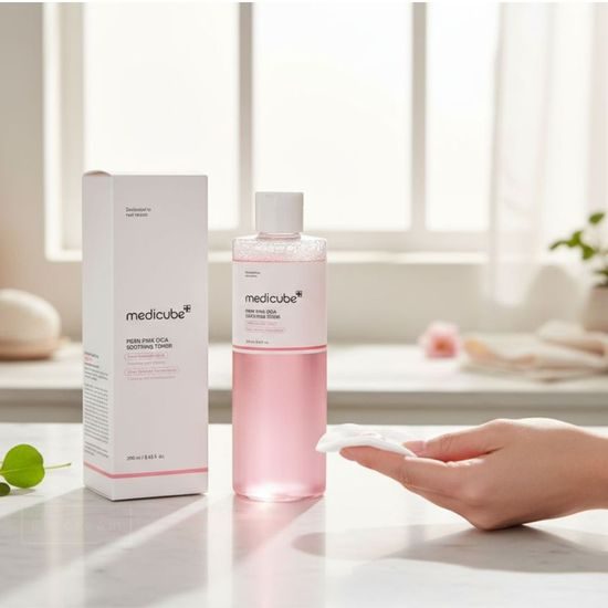 MEDICUBE PDRN Pink Cica Soothing Toner (250 ml)