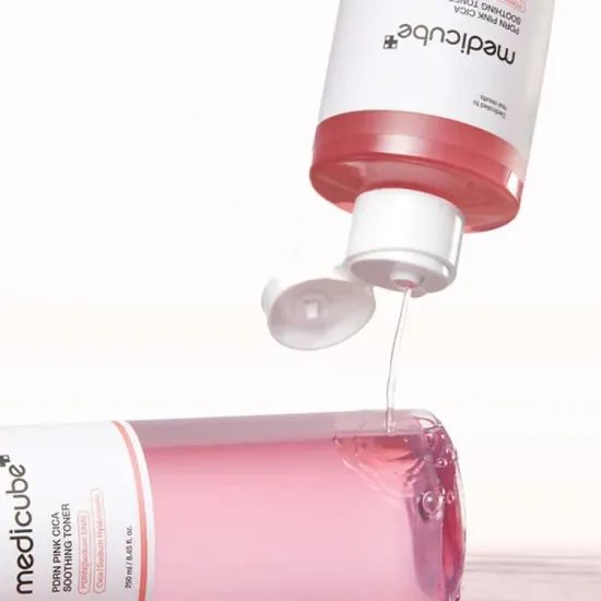 MEDICUBE PDRN Pink Cica Soothing Toner (250 ml)