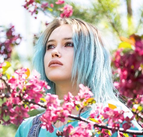 Colored Contact Lenses and Spring Allergies: when you want to impress, but pollen has other plans