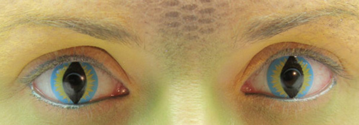 Green Lizard Eye - 2 lenses