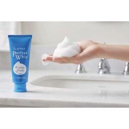 SHISEIDO SENKA Čisticí a odličovací pěna Perfect Whip Beauty Face Foam (120 g)
