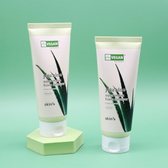 SKIN79 Jeju Aloe Aqua Vegan Foam Cleanser (150 ml)