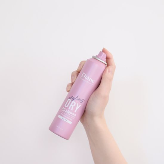 NATURELAB Suchý šampon Diane Perfect Beauty Styling Dry Shampoo - Smooth & Shine (95 g)