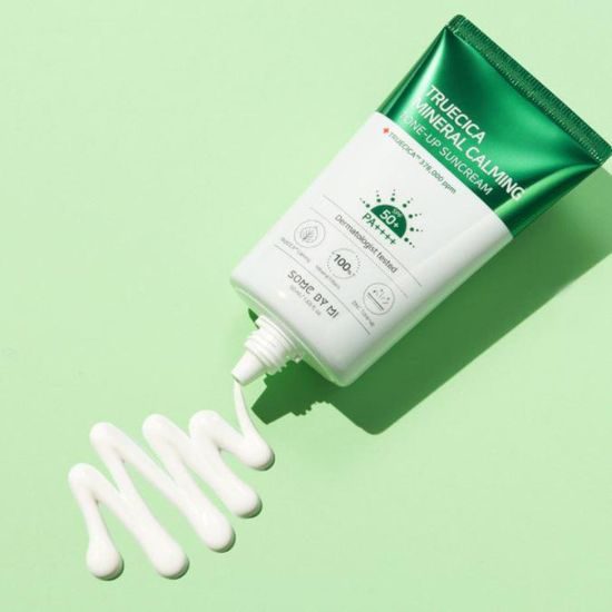 SOME BY MI Opalovací krém Truecica Mineral Calming Tone-Up Suncream SPF50+ PA++++ (50 ml)