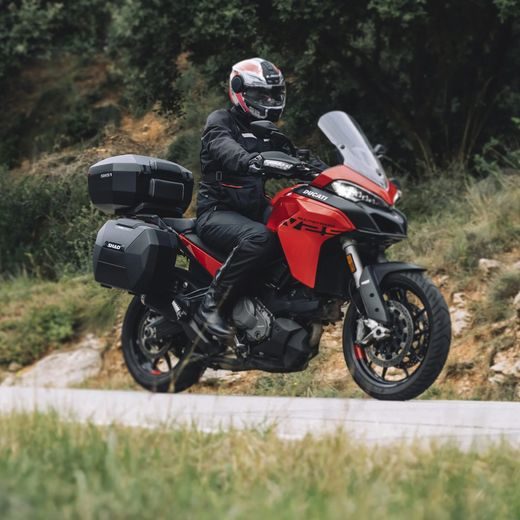 VRCHNÍ KUFR NA MOTORKU SHAD SH51 D0B51106 KARBON