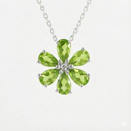 Olivínový květ – stříbrný přívěsek s olivínem a řetízkem