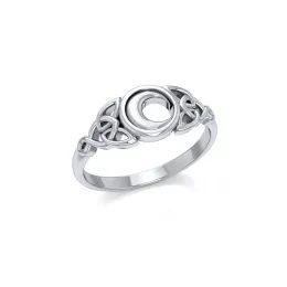 Stříbrný keltský prsten s půlměsícem