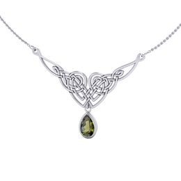 Velká Lady Avalon, stříbrný náhrdelník s velkým broušeným vltavínem