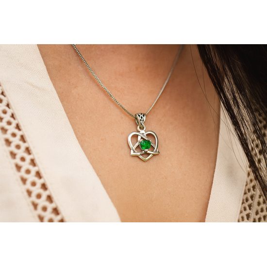 Keltské srdce se smaragdovým sklem, stříbrný přívěsek