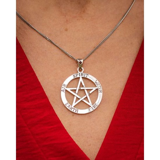 Pentagram živlů s granátem stříbrný přívěsek