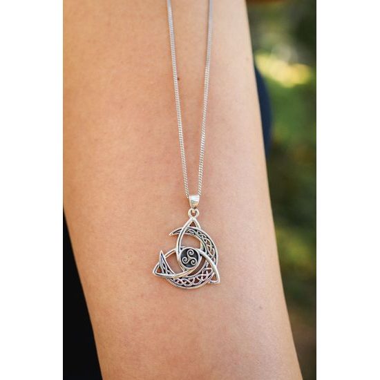 Stříbrný přívěsek Triquetra s keltským půlměsícem a triskelionem