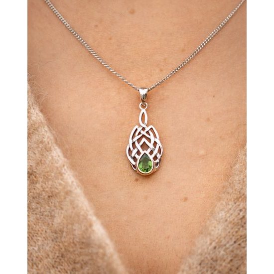 Slza Avalonu – stříbrný přívěsek s vltavínem a keltskými motivy