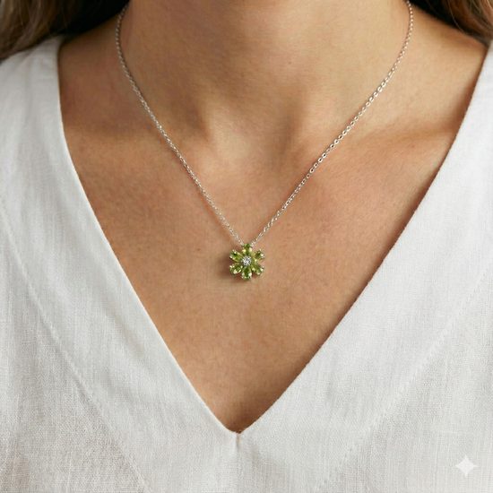 Olivínový květ – stříbrný přívěsek s olivínem a řetízkem