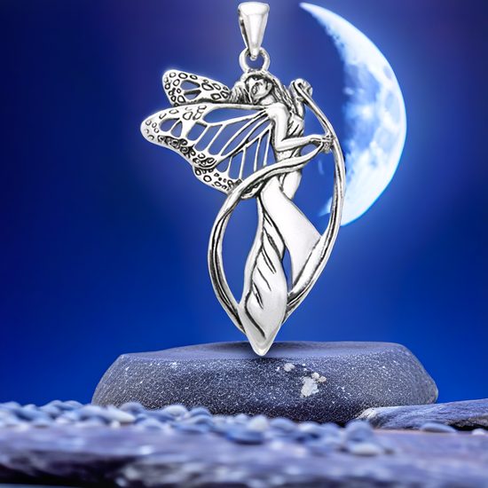 VÍLA MĚSÍČNÍHO SVITU, stříbrný talisman