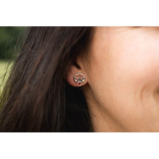 Irské Náušnice s granátem - Claddagh, stříbro 925