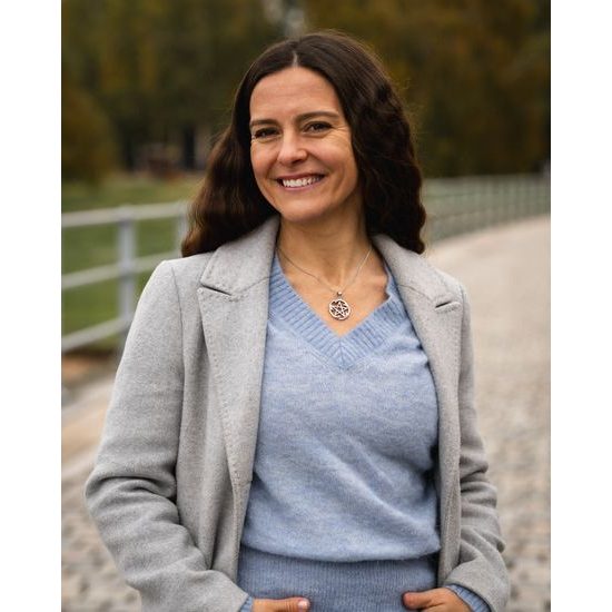 Stříbrný pentagram v dubovém listí