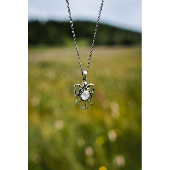 Strážný anděl, stříbrný přívěsek s měsíčním kamenem