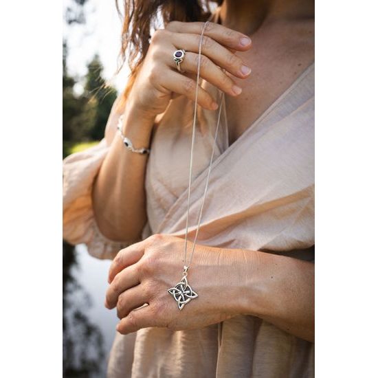 Keltský propletenec, stříbrný závěs