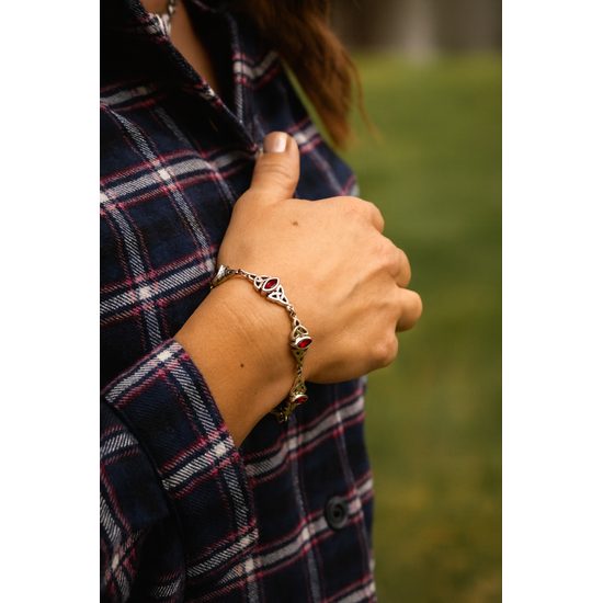 Eire Silver Bracelet With Garnets