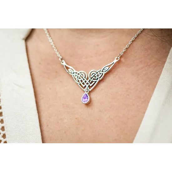 Lady Avalon s ametystem stříbrný náhrdelník