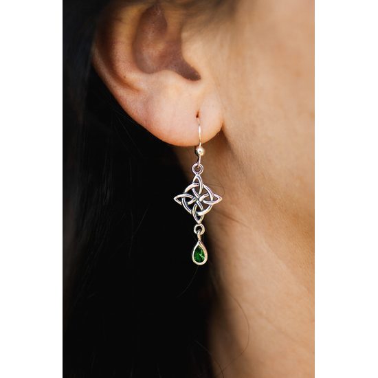 UZLY ŽIVOTA, stříbrné náušnice se smaragdový sklem