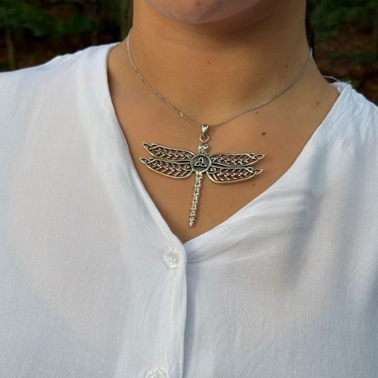 Masivní stříbrný závěs Keltská vážka s trojitým uzlem