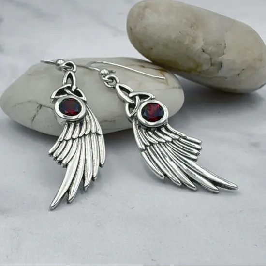 ANDĚLSKÁ KŘÍDLA, stříbrné náušnice s granátem