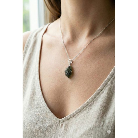 Stříbrný přívěsek s vltavínem 4,2g