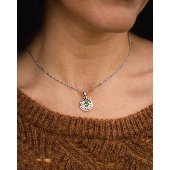 Zelený kruh osudu – stříbrný keltský přívěsek s vltavínem