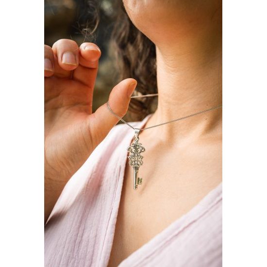 KLÍČ K POZNÁNÍ, stříbrný závěs