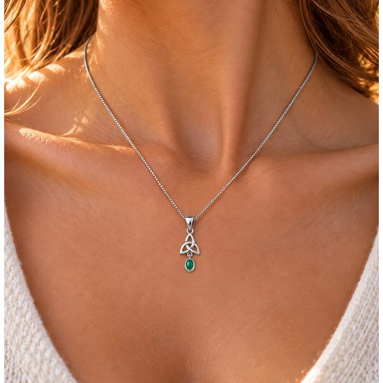 Zelená triquetra, stříbrný keltský přívěsek s achátem