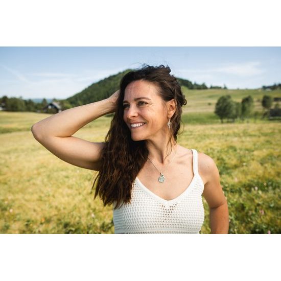 KELTSKÝ KŘÍŽ, stříbrné náušnice se smaragdovým sklem