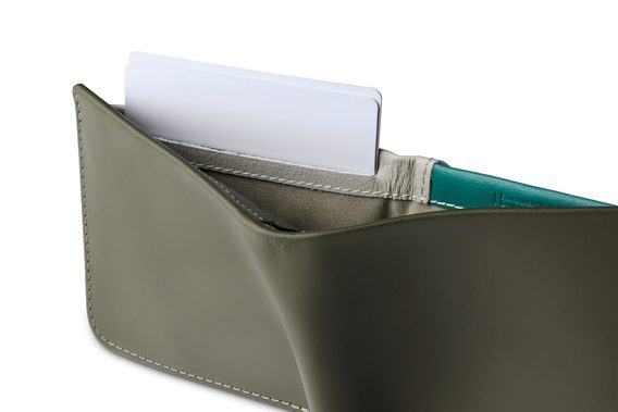 Bellroy Hide & Seek RFID