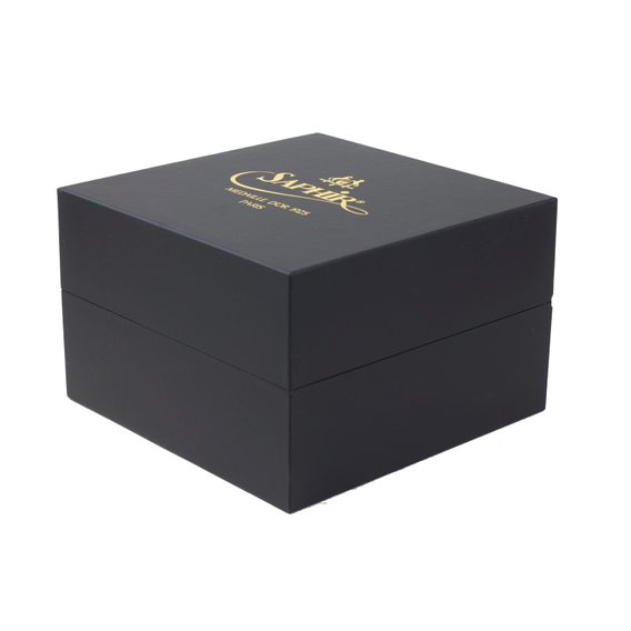 Coffret cadeau composé de deux pinceaux, d'une crème pour chaussures et d'un chiffon Saphir Médaille d'Or