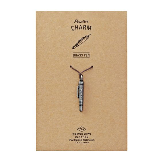 Pendentif en étain TRAVELER’S COMPANY - stylo