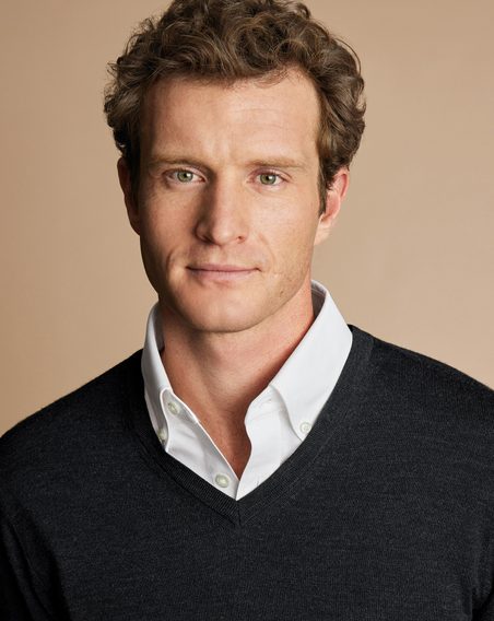 Charles Tyrwhitt Merino V-Neck Jumper — Charcoal