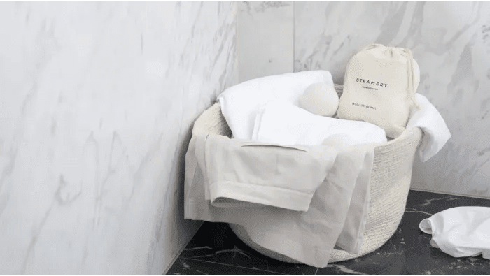 Comment laver et entretenir les vêtements pour qu'ils durent longtemps?
