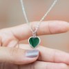 MINET Stříbrný náhrdelník srdíčko se zeleným malachitem