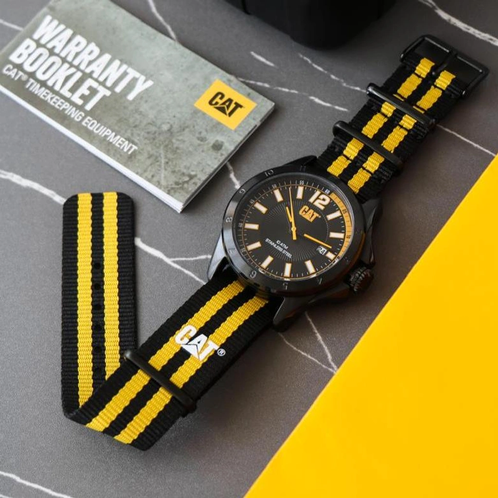 Hodinky s textilním řemínkem