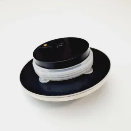 Barometr s teploměrem a vlhkoměrem na dřevěné podložce B203801