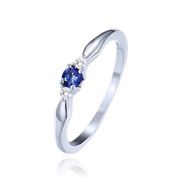 MINET Stříbrný prsten s levandulově modrým zirkonem a bílými zirkony