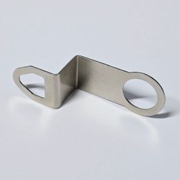 Kovový závěs hodinového strojku HR