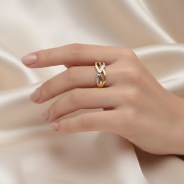 Zlatý 585/1000 prsten se zirkonem 1970