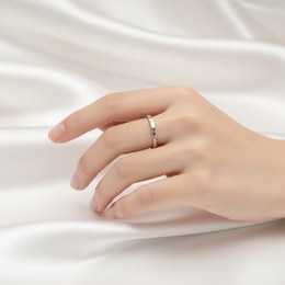 MINET Elegantní zlatý prsten s bílými zirkony Au 585/1000 vel. 54 - 1,05g