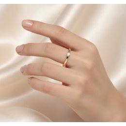 Zlatý prsten se zirkonem