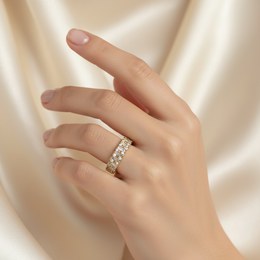 Zlatý prsten z bílého zlata se zirkonem