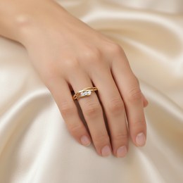 Zlatý prsten z bílého zlata se zirkonem