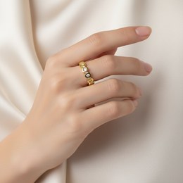 Zlatý prsten se zirkony