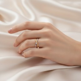 Zlatý 585/1000 prsten se zirkonem 1970